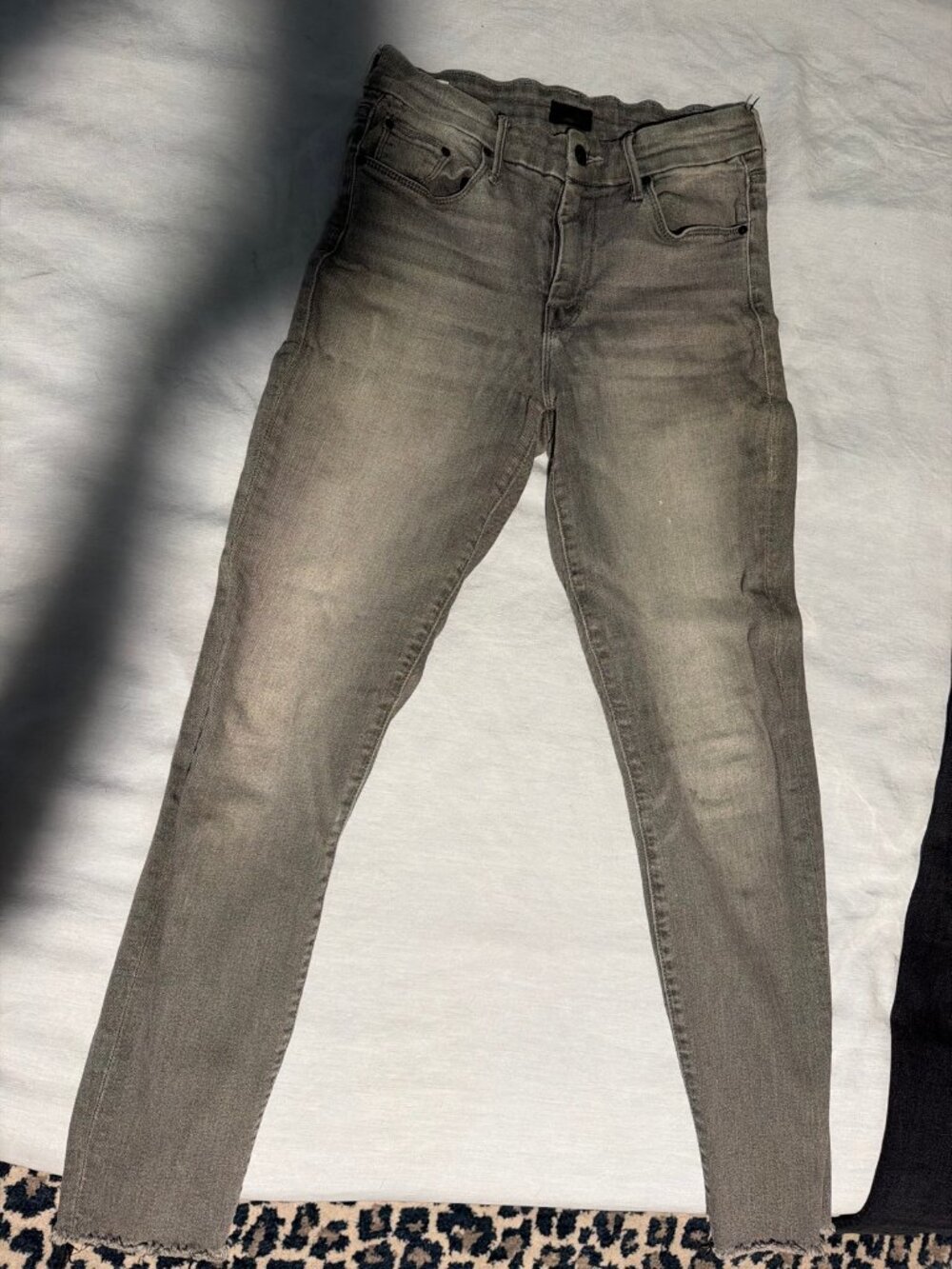 MOTHER Gray Frayed Hem Skinny Jeans Size 25